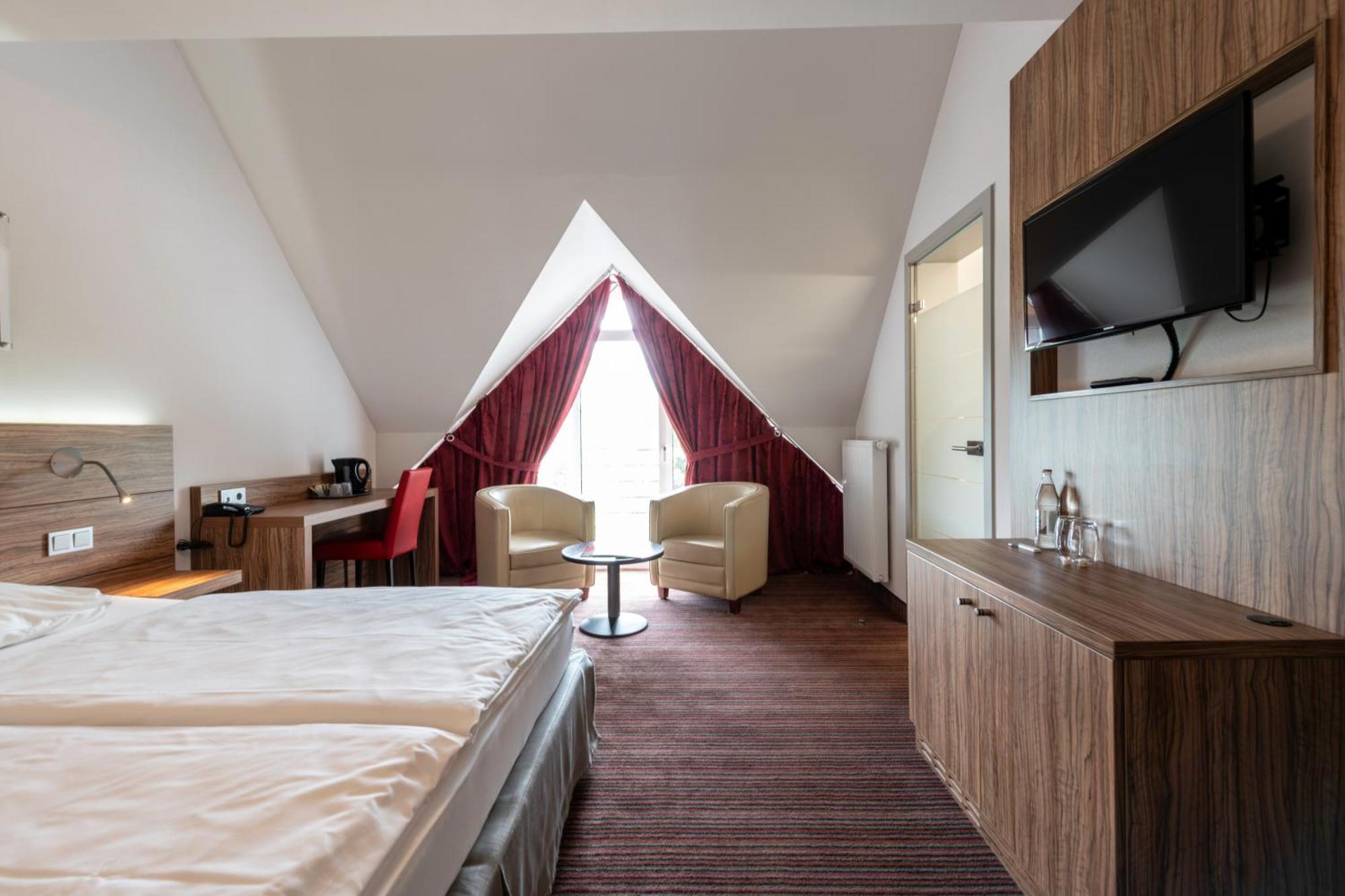 L'Hotel Et Restaurant Du Golf De Clervaux Eselborn Eksteriør billede