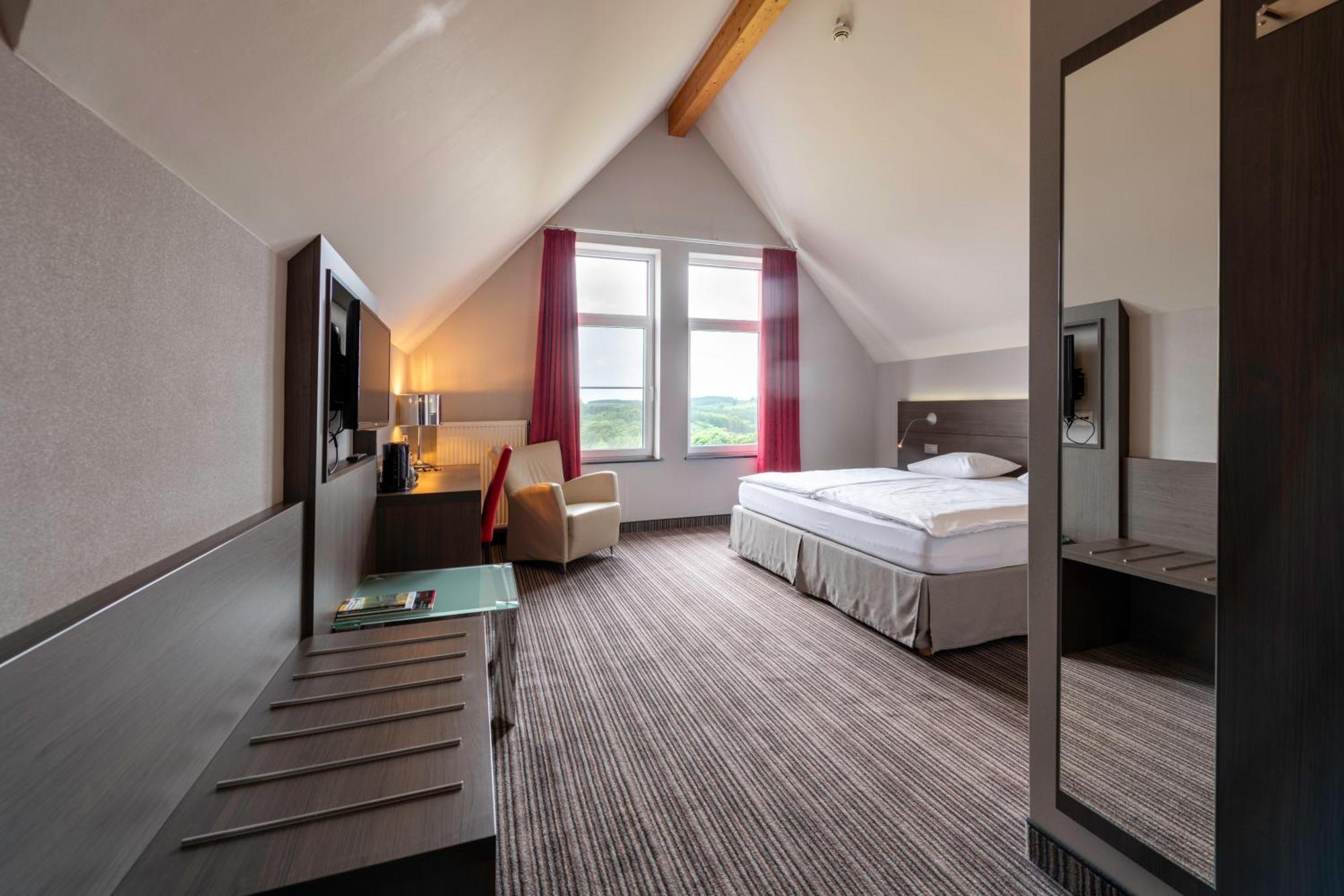 L'Hotel Et Restaurant Du Golf De Clervaux Eselborn Eksteriør billede